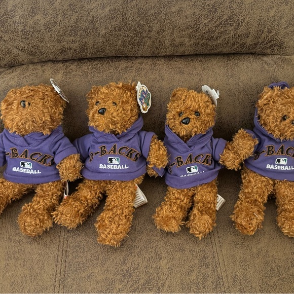 Massive 32 -Piece Sports Plush Lot MLB + NFL + NCAA Team Bears New W/ Tags New - Picture 12 of 16